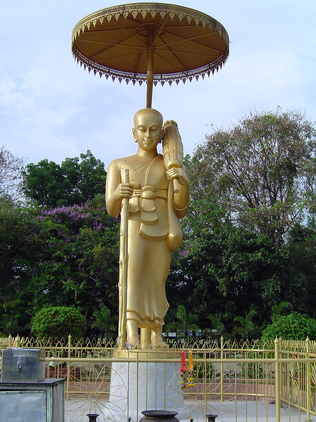 Phra Siwali (the never-hungry monk) — พระสีวลี