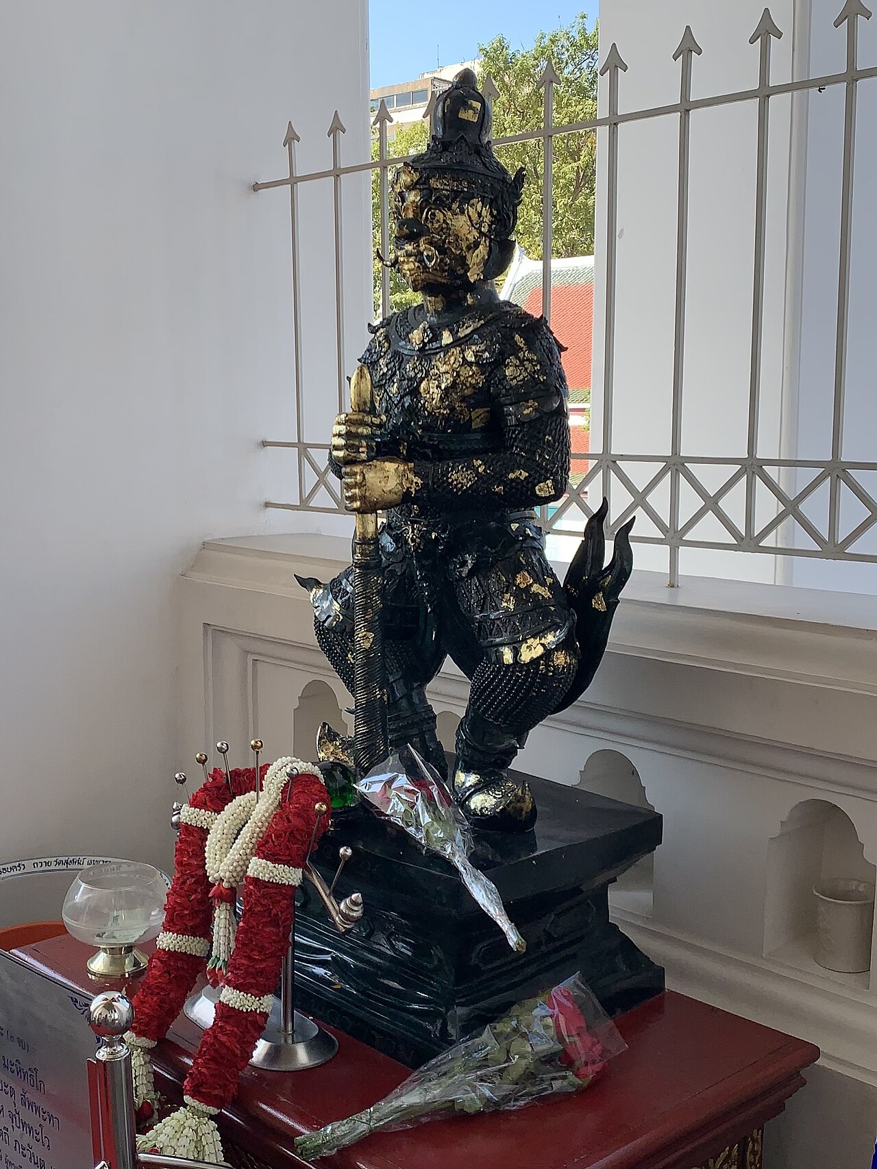 Thao Wessuwan (guardian-king of the yaksha) — Vaisrvana , Wat Suthat