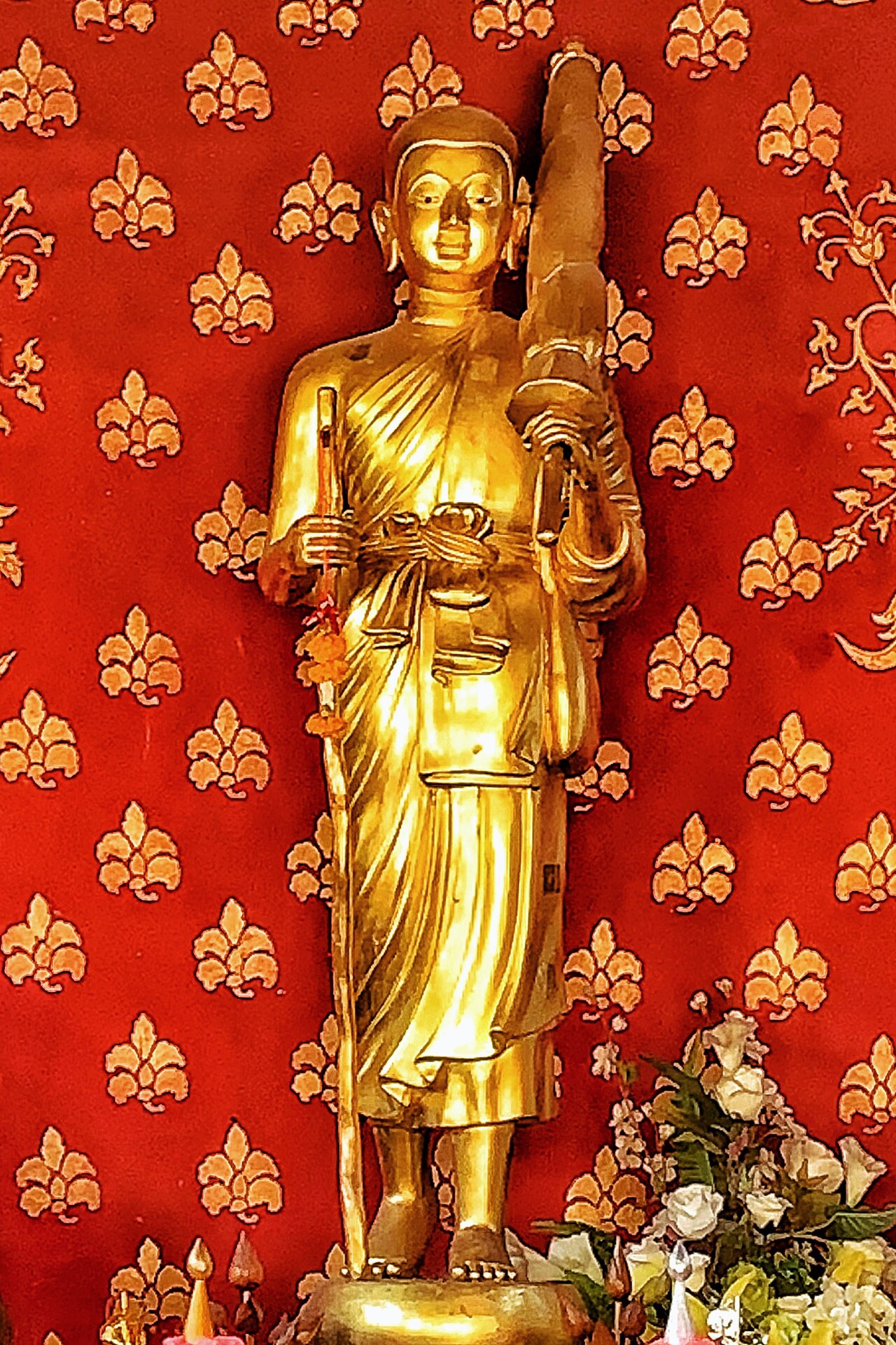 Phra Siwali (the never-hungry monk) — Sivali Thera Shrine at Wat Chedi Luang