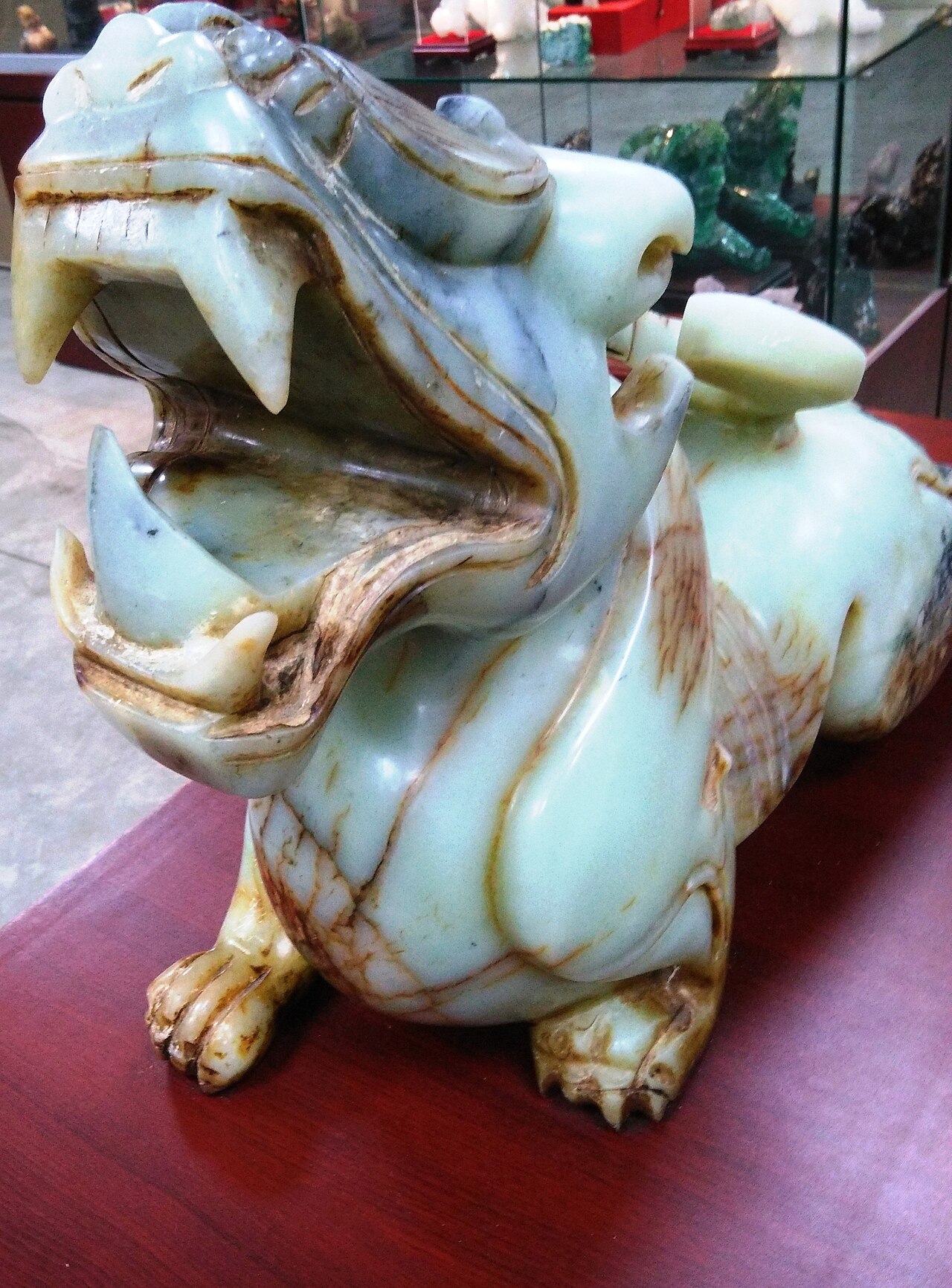 Pixiu (wealth beast) pendant — Tỳ hưu Đài Loan tại Cửa hàng Thần Thú Tỳ Hưu Đài Bắc-Bảo tàng Phong Thủy Ngũ Hành Tỳ Hưu năm 2017