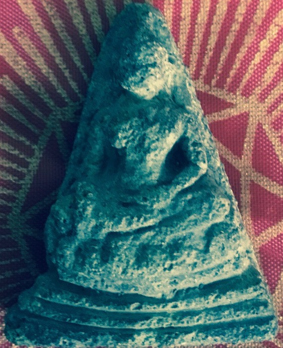 Phra Kru (cache-find amulet) — วัดกุฏีสูง ต.หัวรอ จ.พระนครศรีอยุธยา
