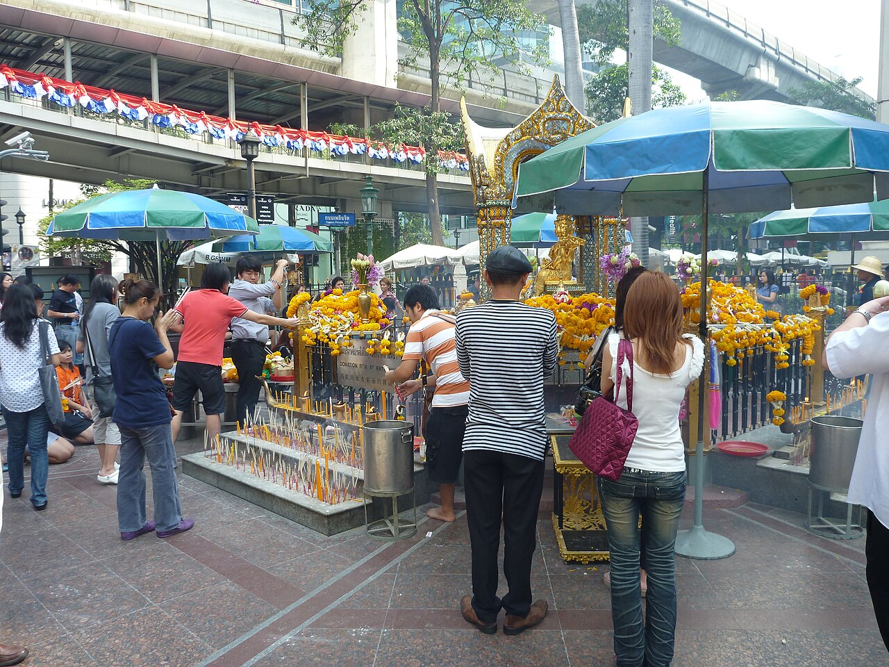 Four-faced Brahma pendant — Erawan Shrine