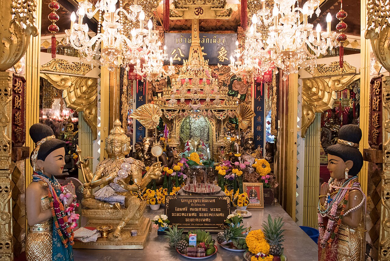 Ganesha pendant — This is a photo of a monument in Thailand identified by the ID