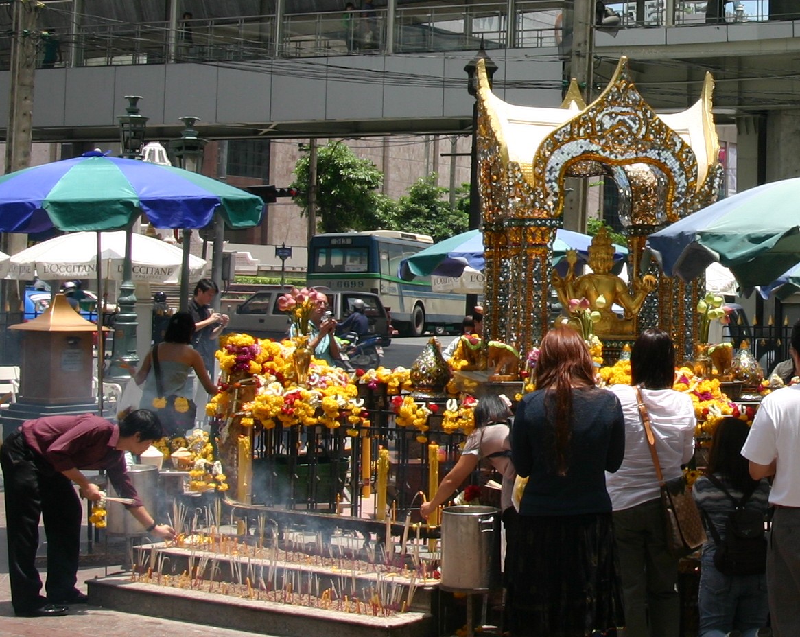 Four-faced Brahma pendant — Der Erawan-Schrein