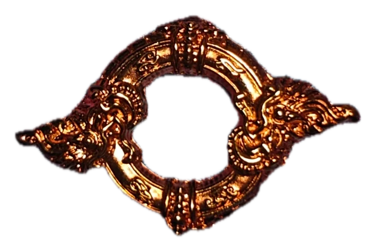 พญานาคทองแดงสองตัว ขดเป็นวง · Two copper nagas encircled