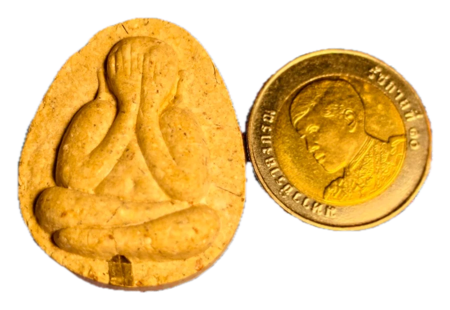 พระผงกลม รูปนั่ง · Round powder tablet, seated figure