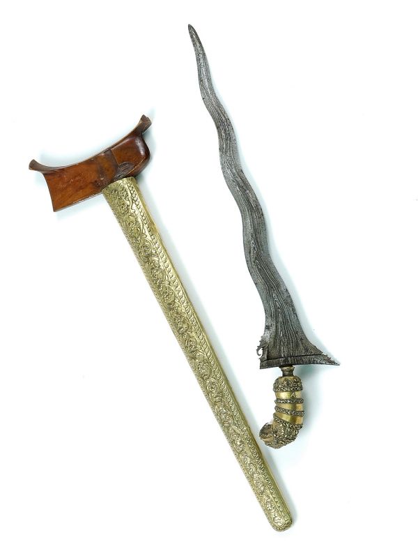Keris / kris (the heirloom dagger) — Kris met schede