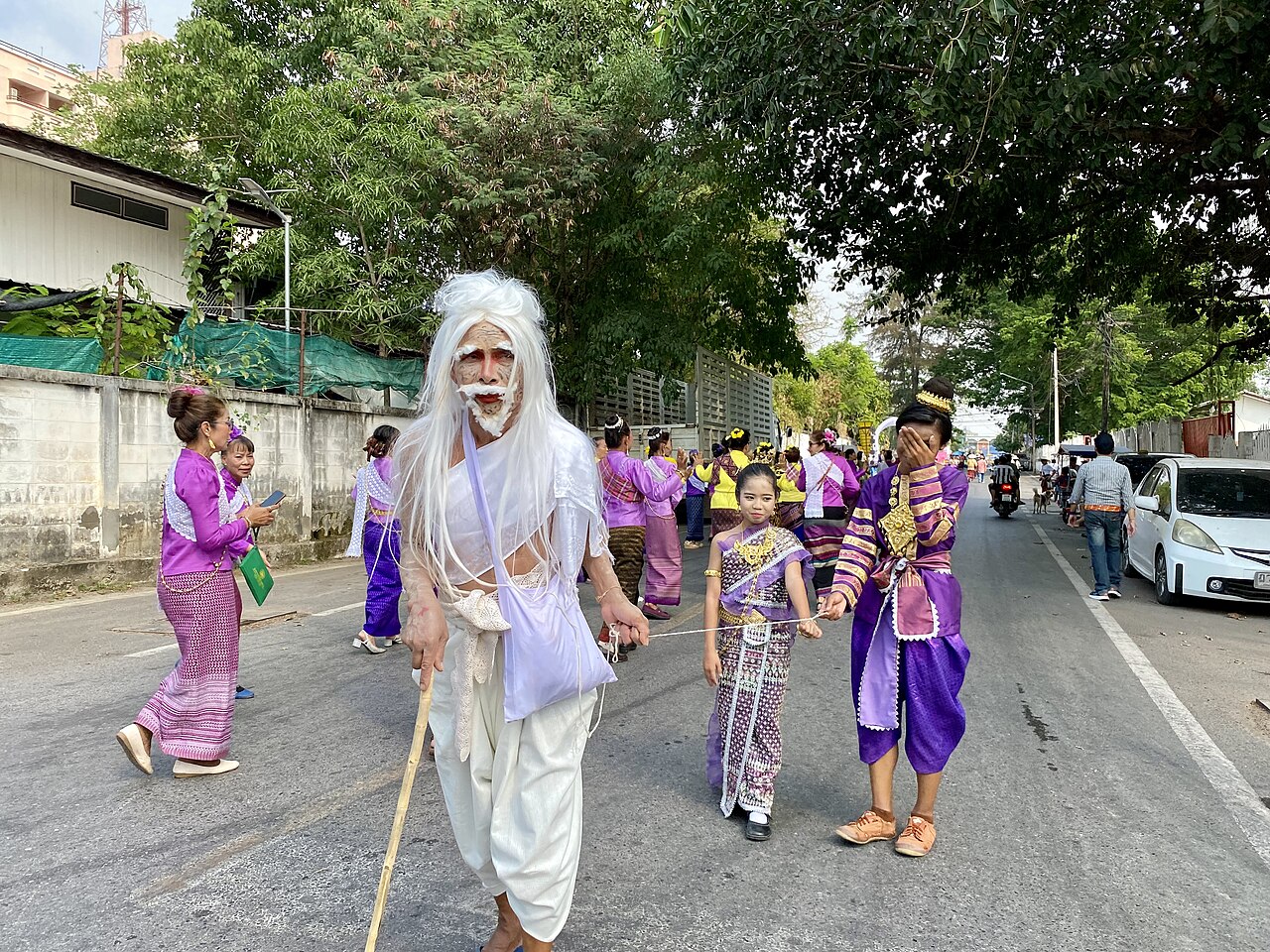 Chuchok (the beggar of the Vessantara Jataka) — Picture of Chuchok Kanha and Charlie, characters in the story of Phra Vessantorn. Annual procession of Phra Vessantorn,