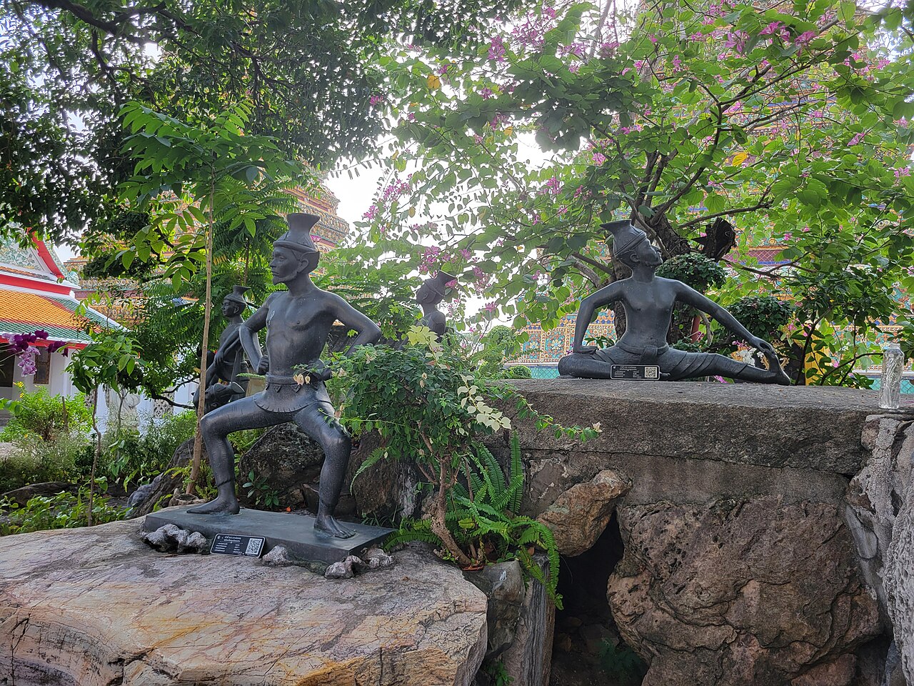 Phra Lersi figure (the hermit-teacher) — Ermites (sages / ruesis / rishis / brahmanes)