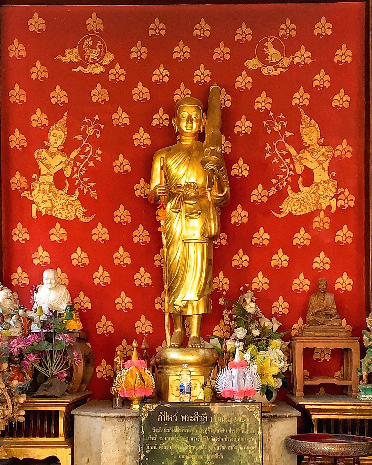 Phra Siwali (the never-hungry monk) — Sivali Thera Shrine at Wat Chedi Luang