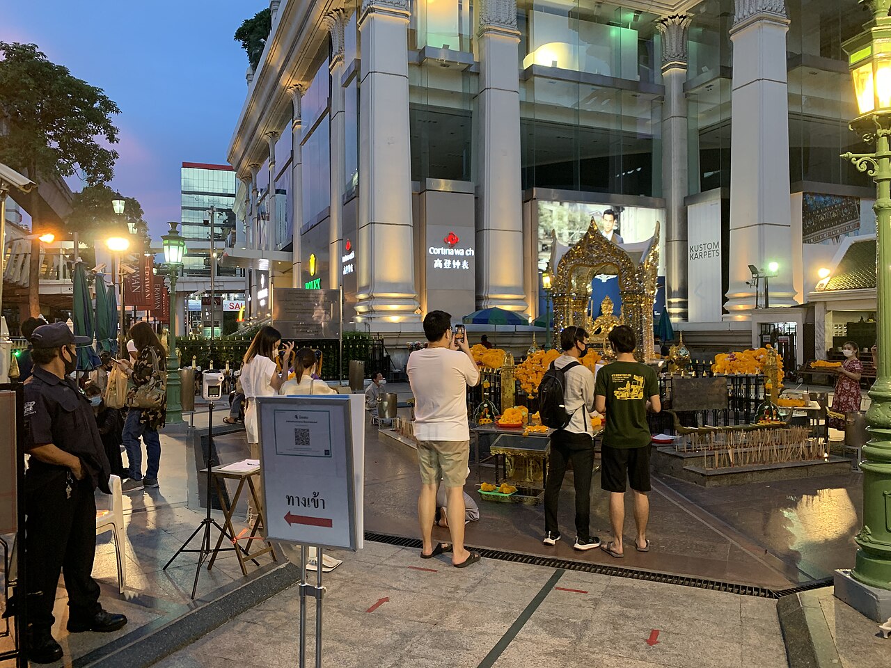 Four-faced Brahma pendant — Erawan Shrine
