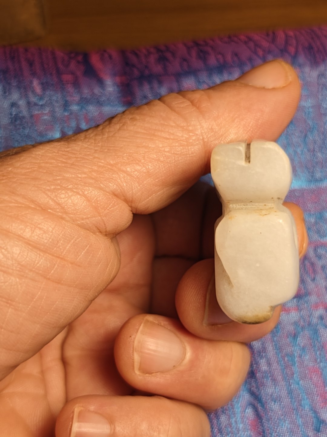 White carved stone, photograph 2