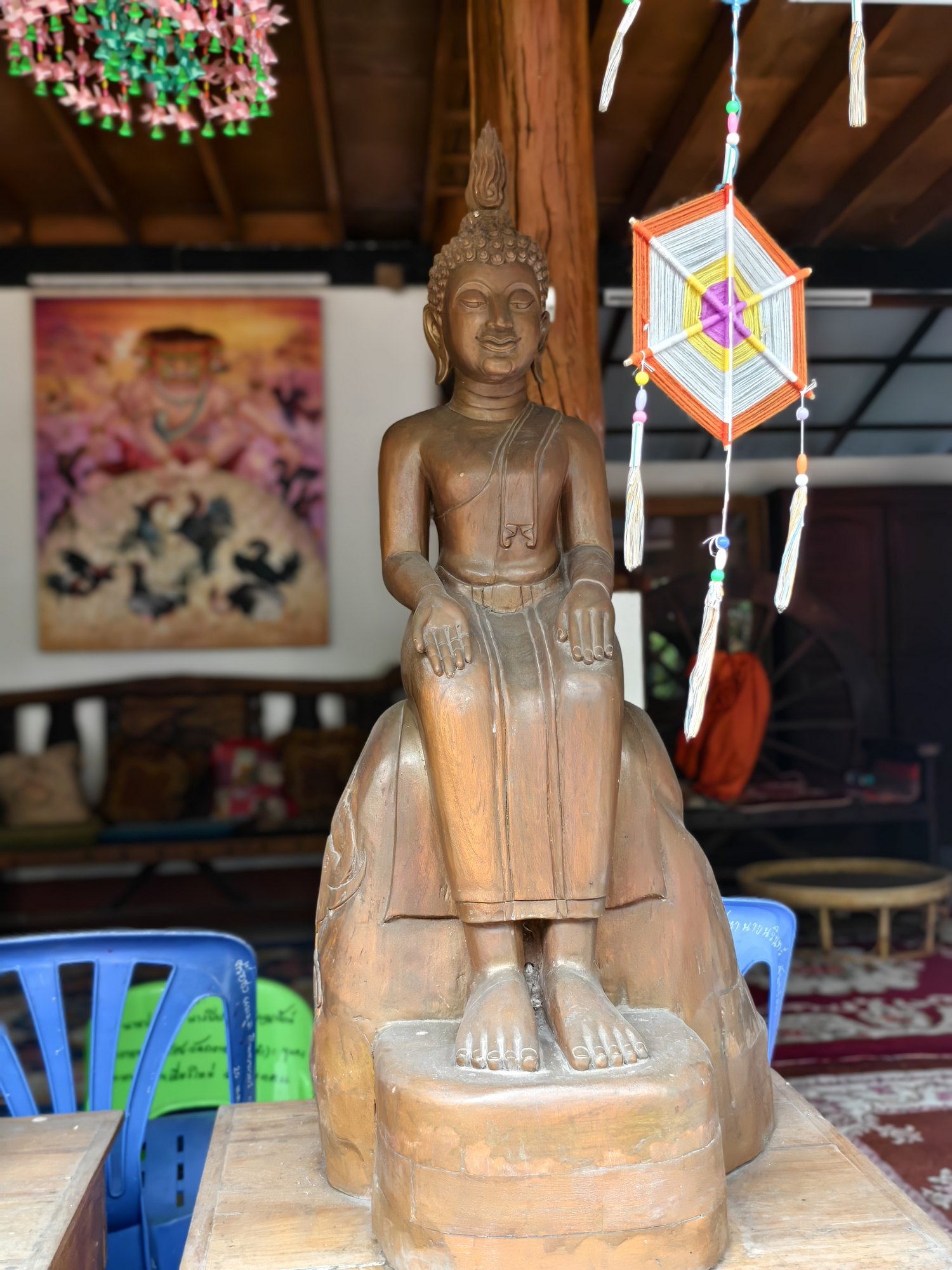 พระประจำวันพุธกลางคืน ปางป่าเลไลยก์ · Buddha of the day: Seated on a rock — the Wednesday-night posture