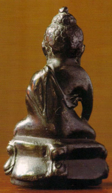 Phra Kring (rattling cast Buddha) — ภาพจากพระกริ่งปวเรศ รุ่น 1 ของวัดบวรนิเวศ