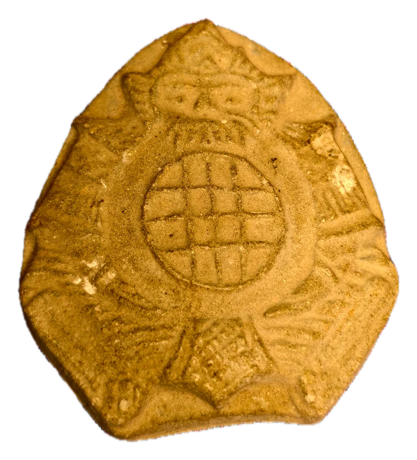 แผ่นผง ลายยันต์ตาราง · Powder plate with a grid yantra