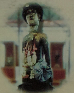 Ai Khai (the temple boy of Wat Chedi) — รูปไม้ตะเคียนแกะที่ 2 (เมื่อ พ.ศ.2525)