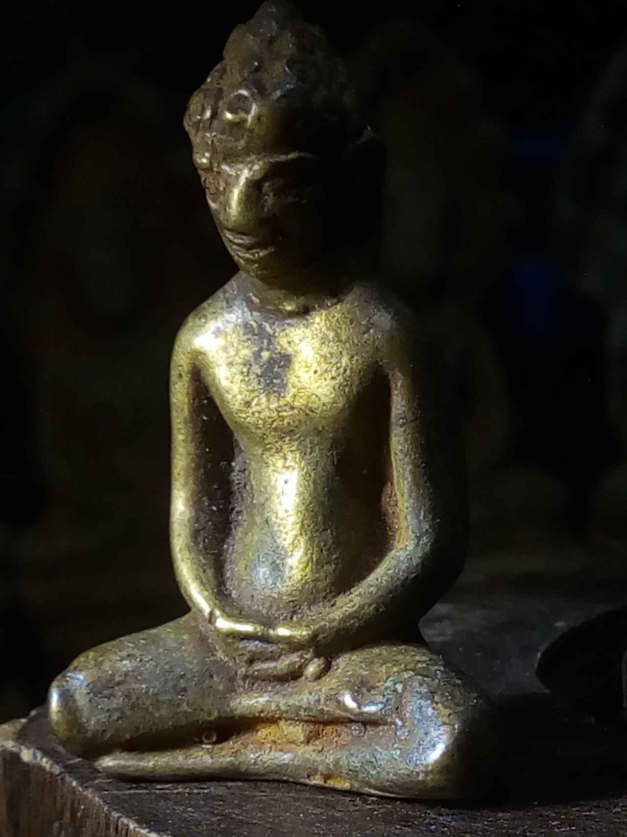 Chiang Saen (Lanna) bronze Buddha — ประวัติพระเชียงแสนลังกาวงศ์
.... พระพุทธรูปศิลปะเชียงแสนลังกาวงศ์ มีต้นกำเนิดการสร้างขึ้นใน อาณาจักรเชียงแสน ซึ่งเป็นอาณ
