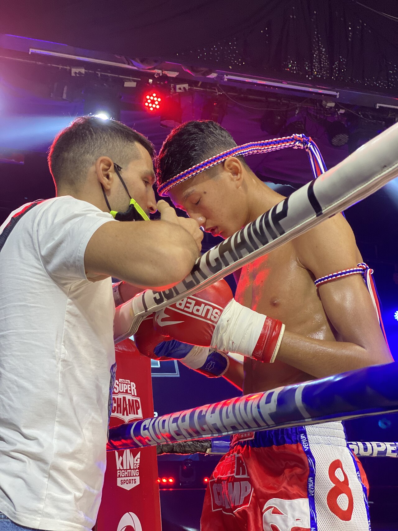 Prachiat (yantra head-cloth / armband) — Nabil Anan and his coach Mehdi Zatout in the Super Champ (24 November 2020)