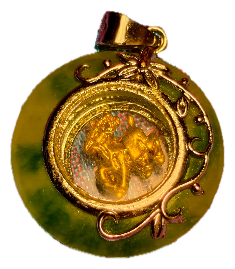 จี้หยกกลม · Round jade pendant