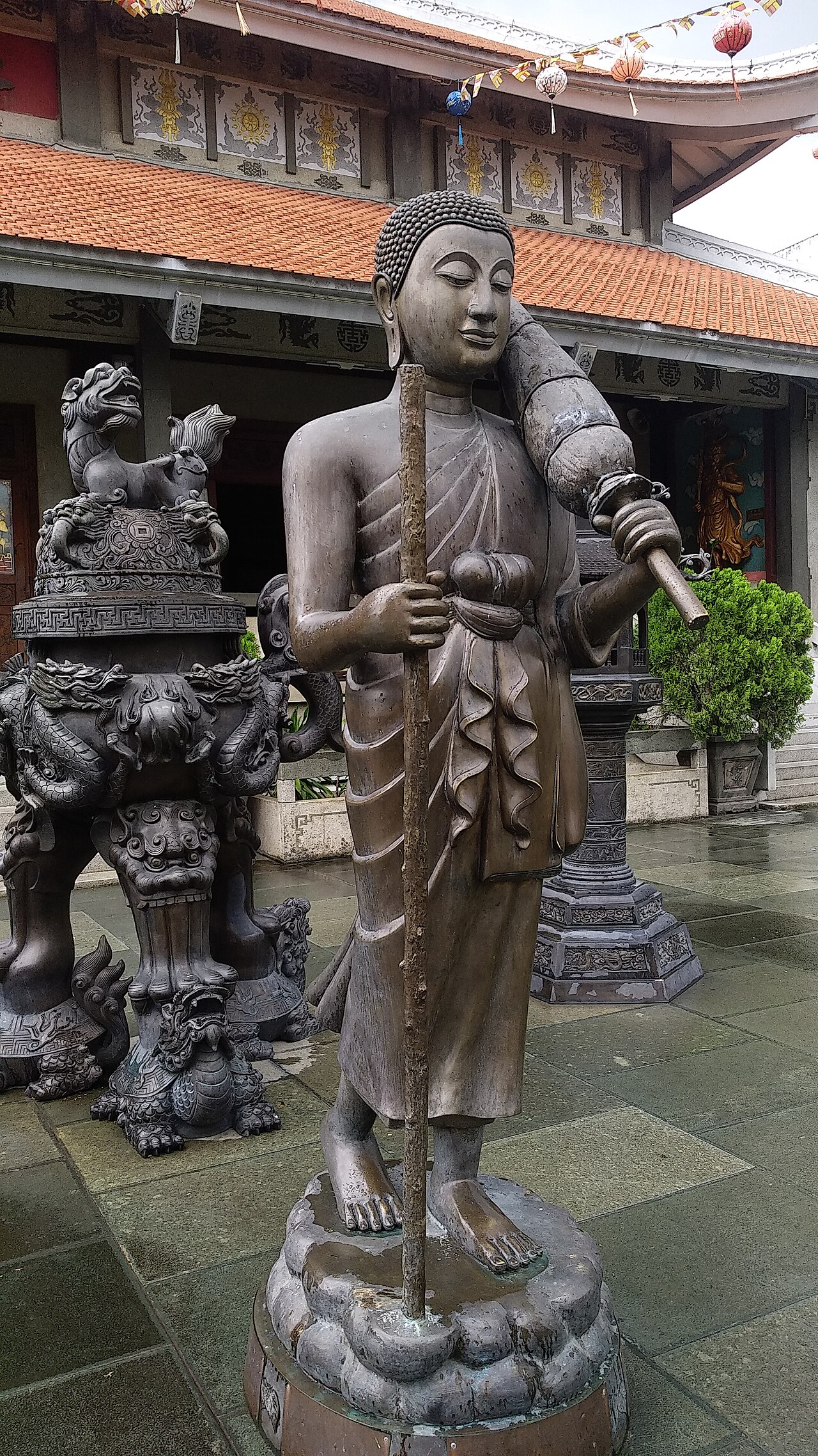 Phra Siwali (the never-hungry monk) — chùa Vĩnh Nghiêm - Quận 3 tpHCM - Viêt Nam