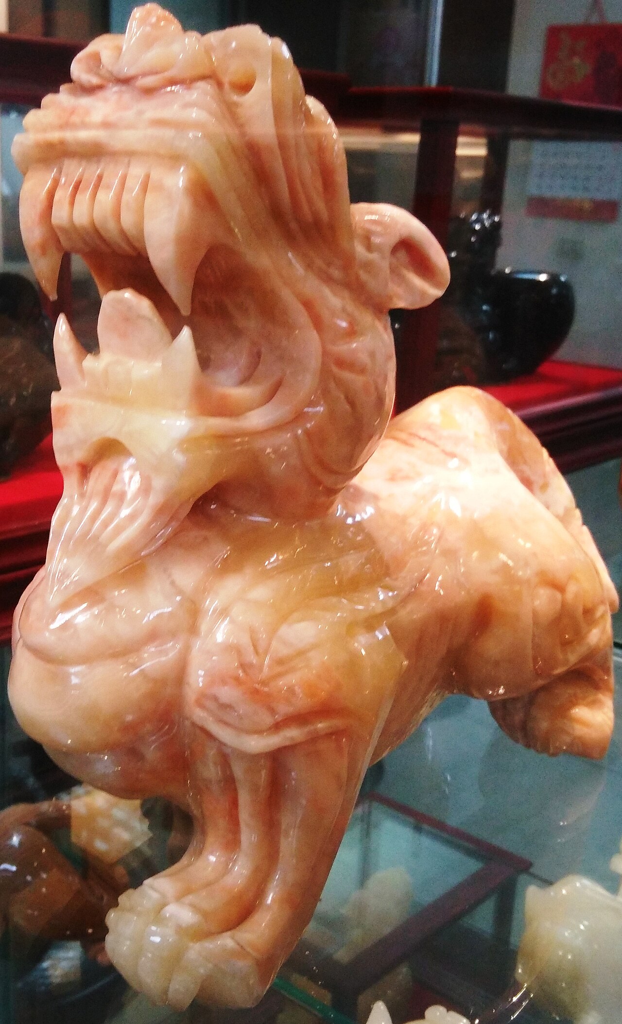 Pixiu (wealth beast) pendant — Tỳ hưu Đài Loan tại Cửa hàng Thần Thú Tỳ Hưu Đài Bắc-Bảo tàng Phong Thủy Ngũ Hành Tỳ Hưu năm 2017