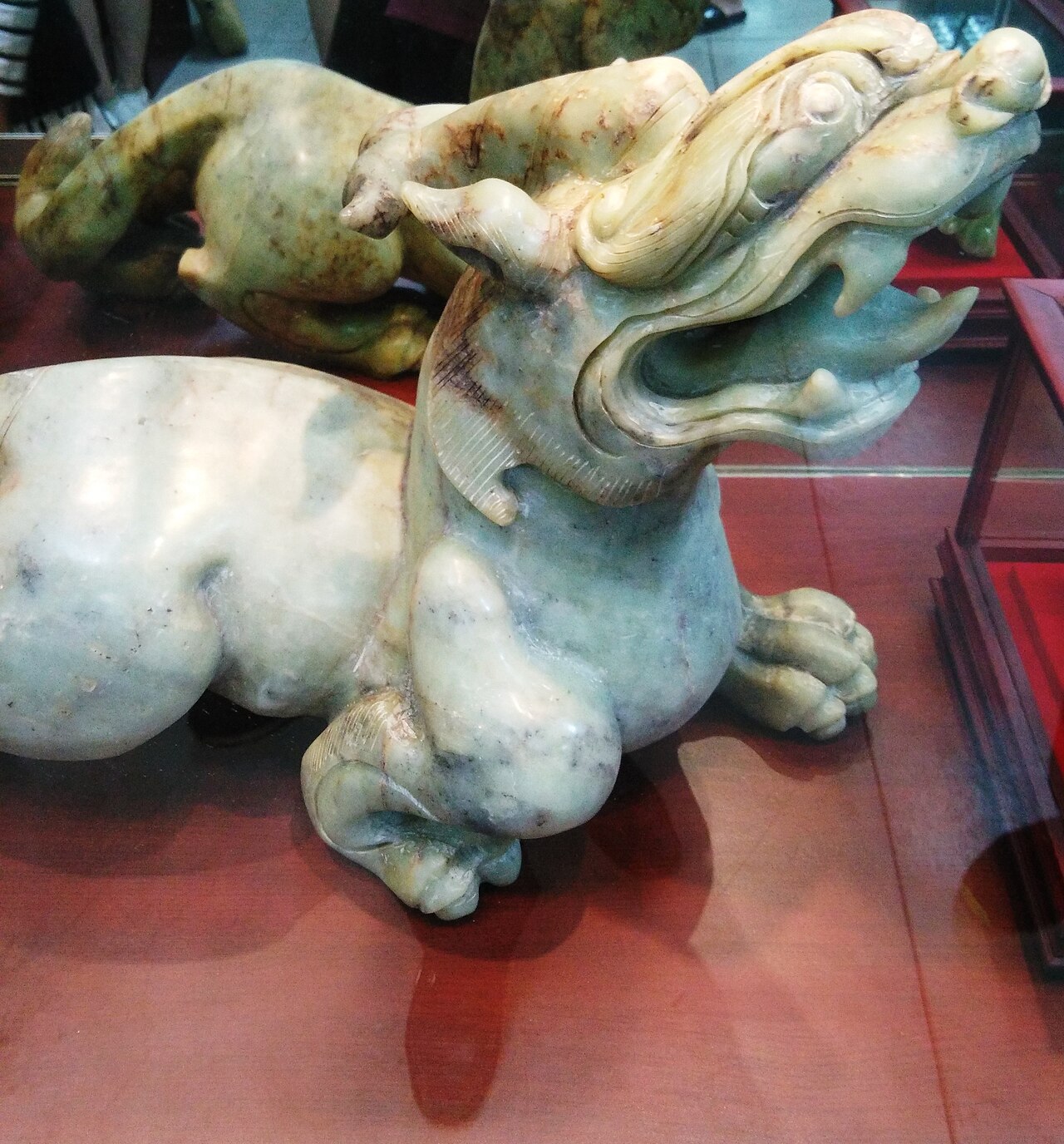 Pixiu (wealth beast) pendant — Tỳ hưu Đài Loan tại Cửa hàng Thần Thú Tỳ Hưu Đài Bắc-Bảo tàng Phong Thủy Ngũ Hành Tỳ Hưu năm 2017