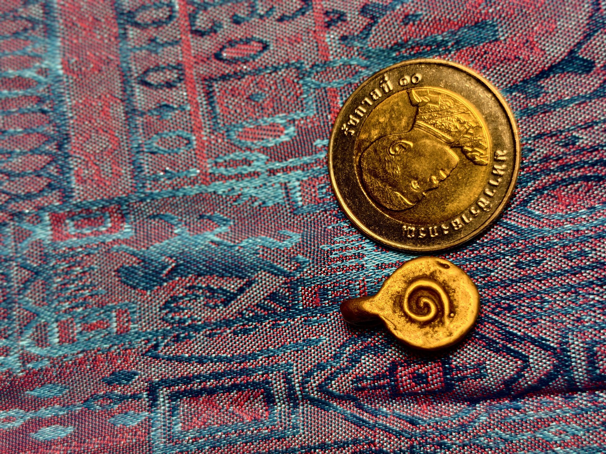 จี้ลายก้นหอย ทองเหลือง · Brass spiral pendant