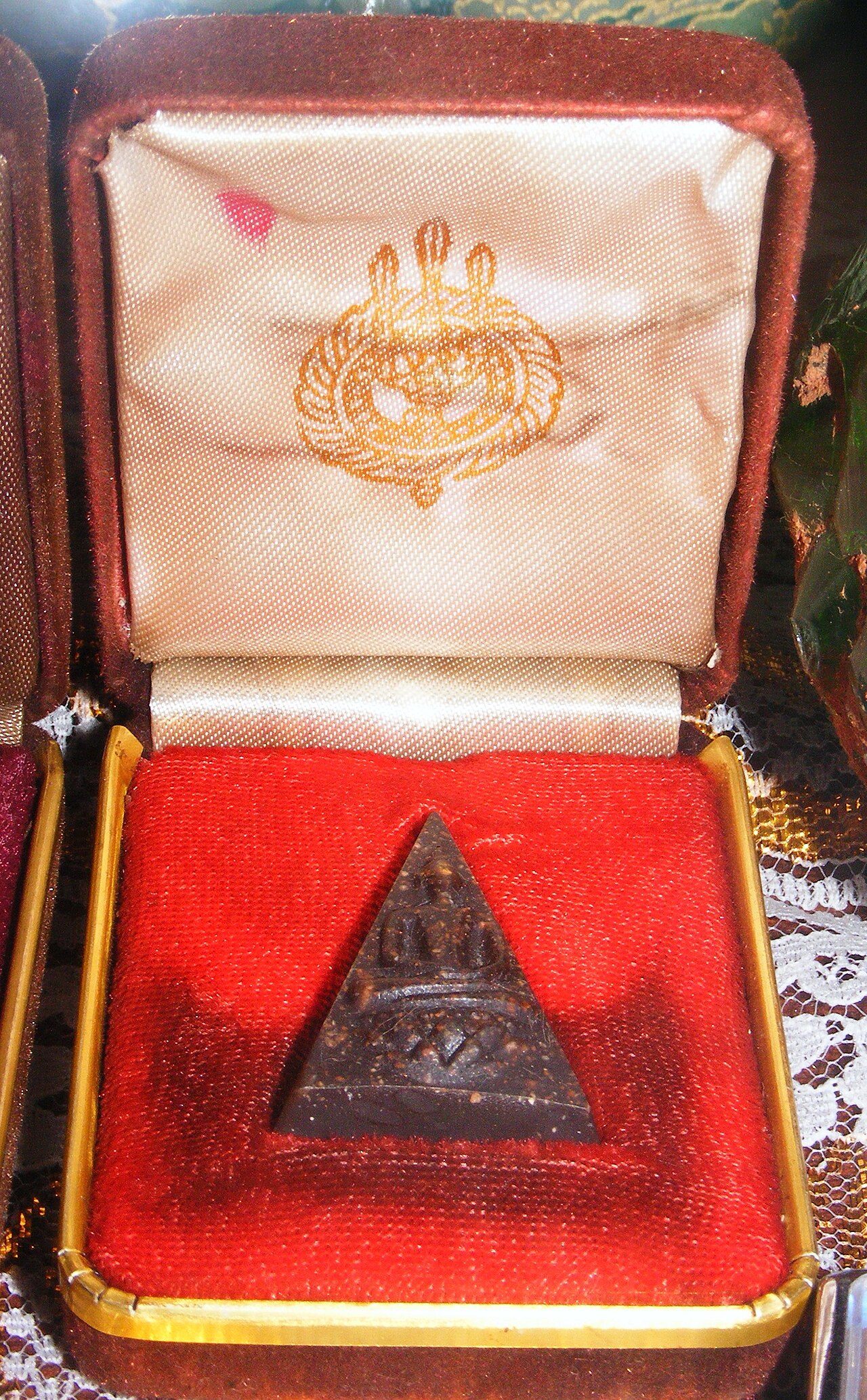 Phra Somdej Chitralada (the royal somdej) — Phra Somdej jitlada (Buddha) made by King Bhumibol