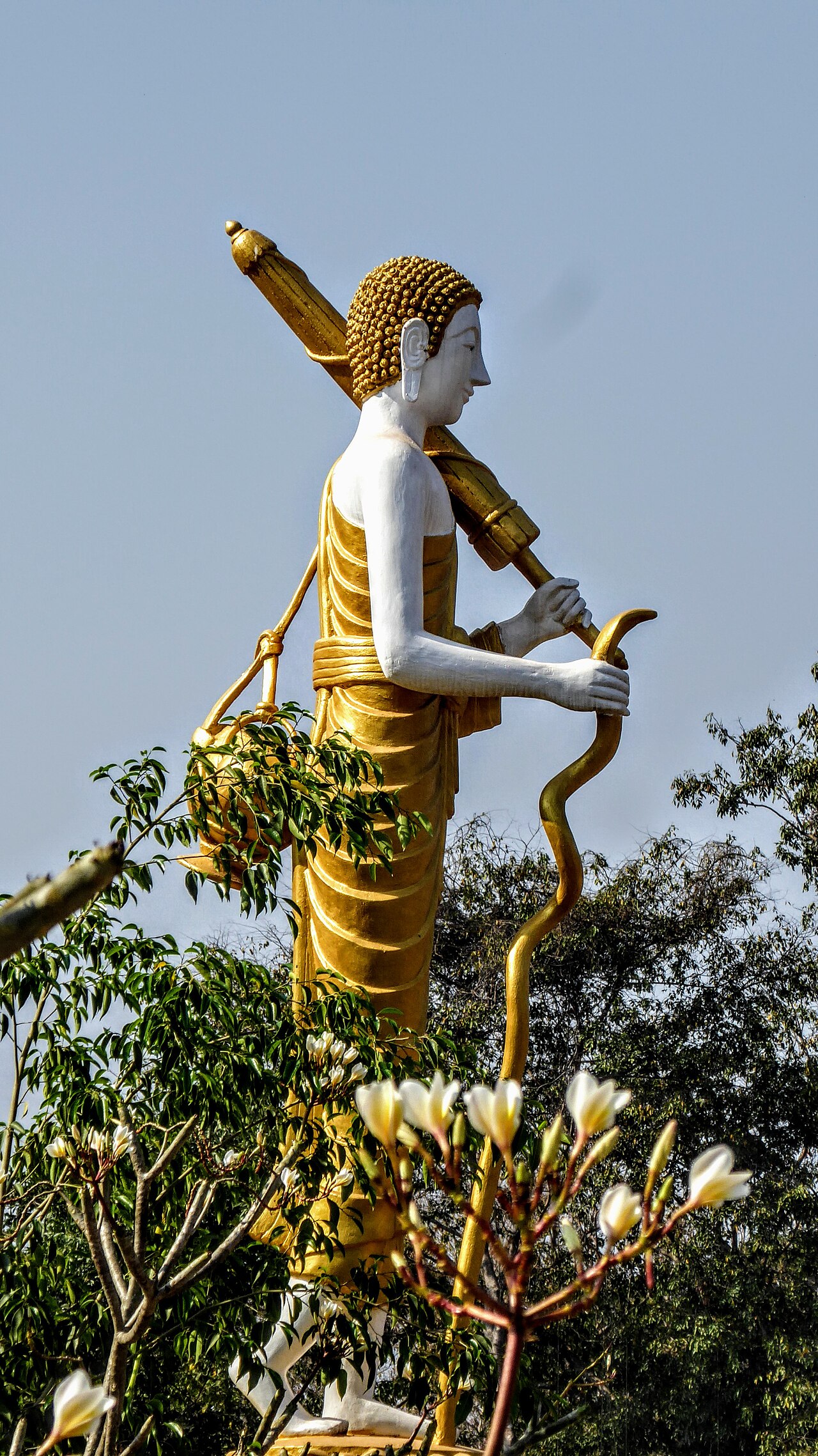 Phra Siwali (the never-hungry monk) — vat Than Khook Maa - Ban Mai - Laos