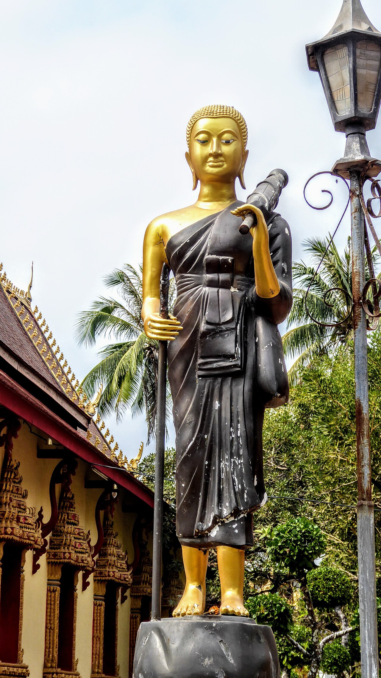 Phra Siwali (the never-hungry monk) — vat Chan - Vientiane - Laos